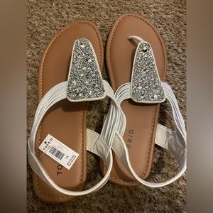 Size 11 sandals. Only been worn around to try them on. Brand new. With tags.